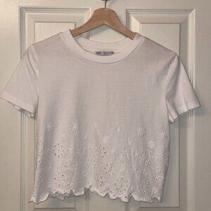 ZARA Women White Eyelet Hem Crop Tee (Small)